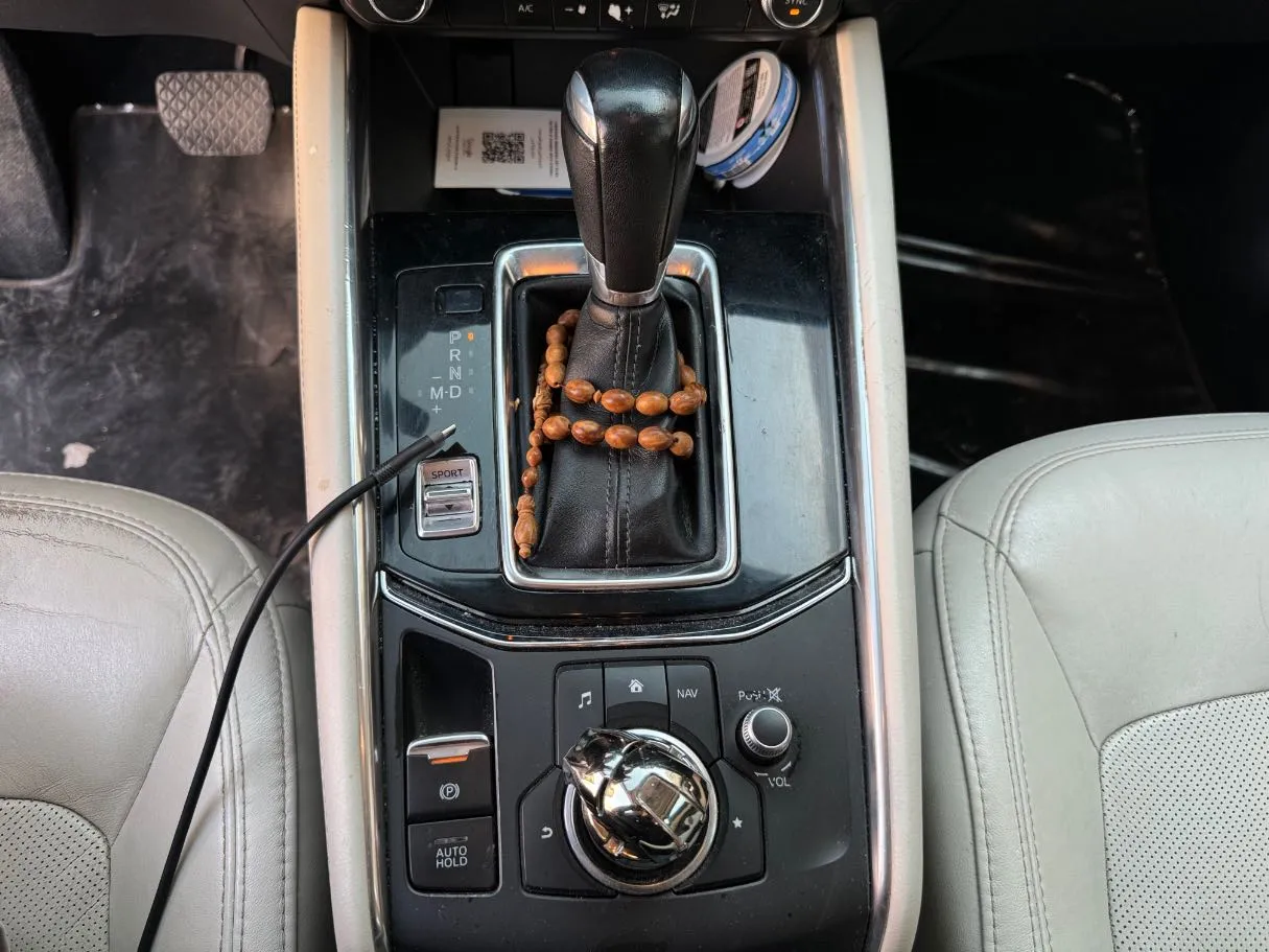 Car image 15