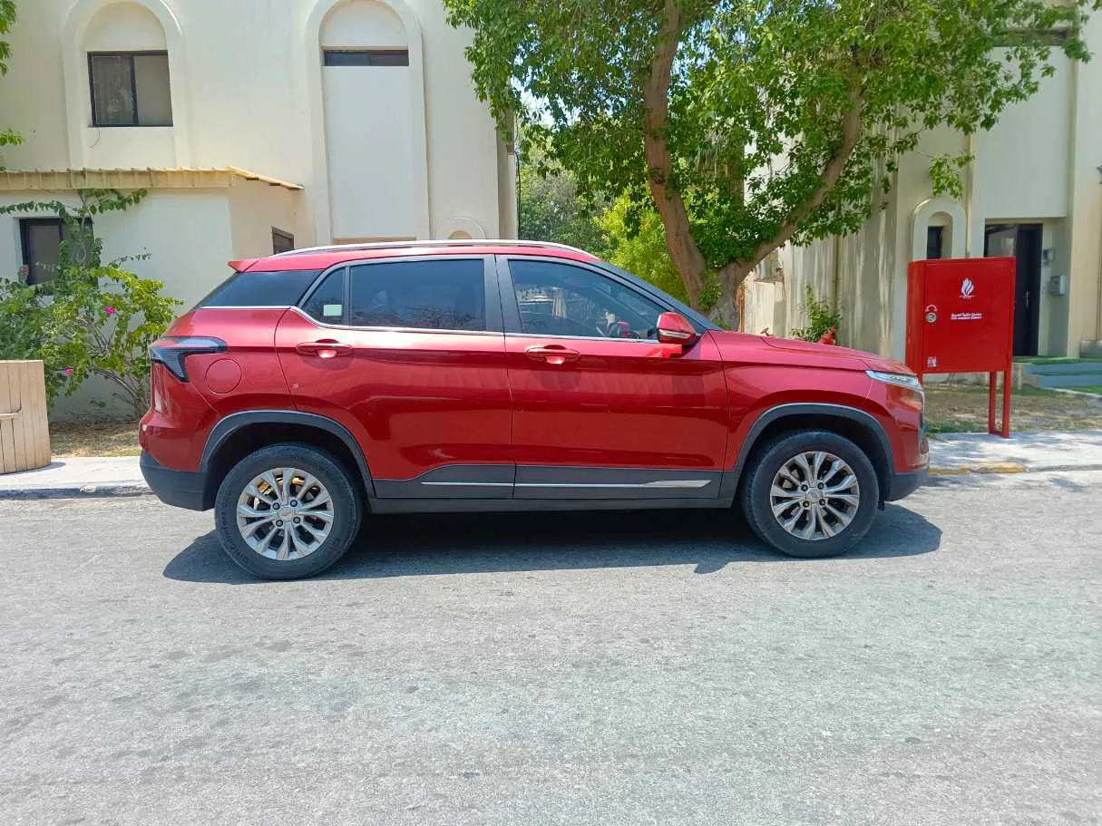 Car image 4