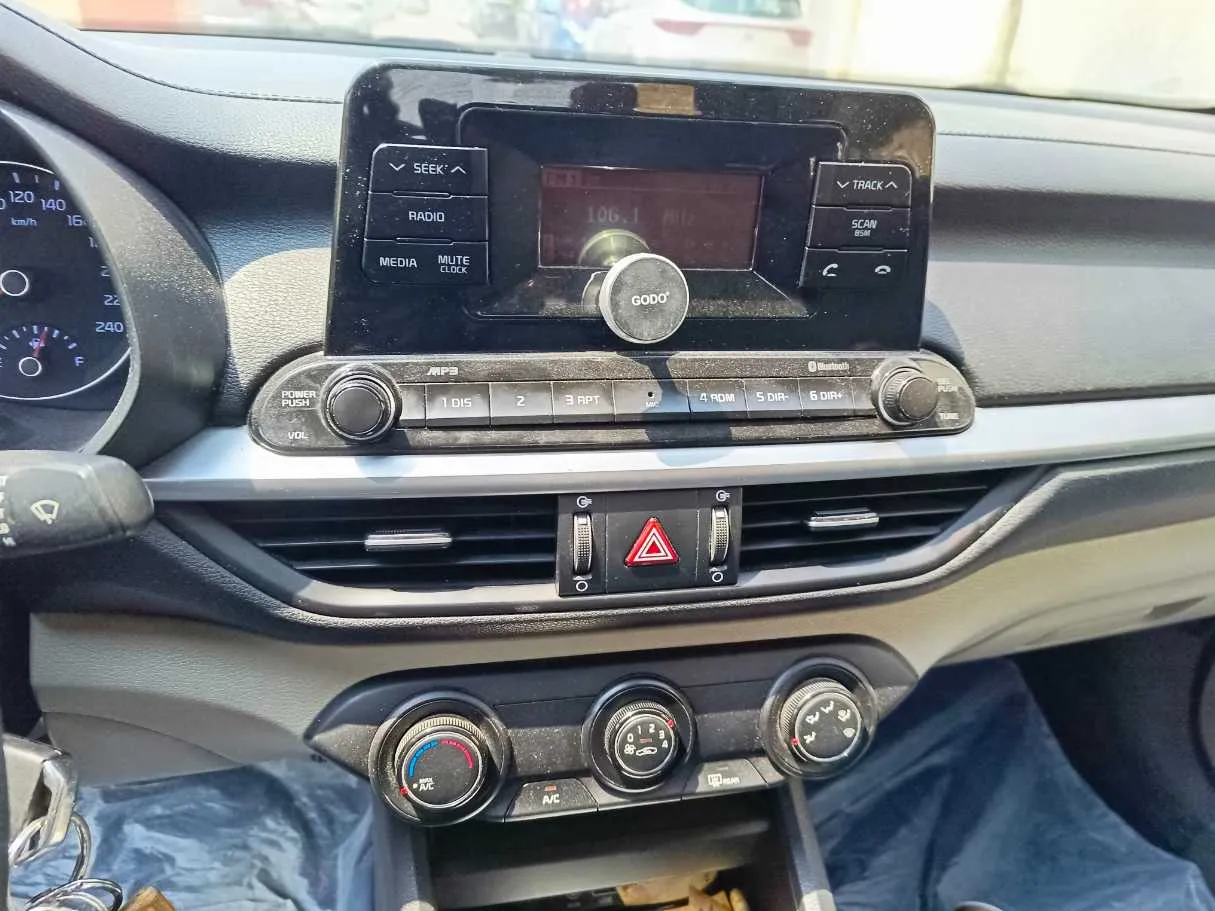 Car image 21