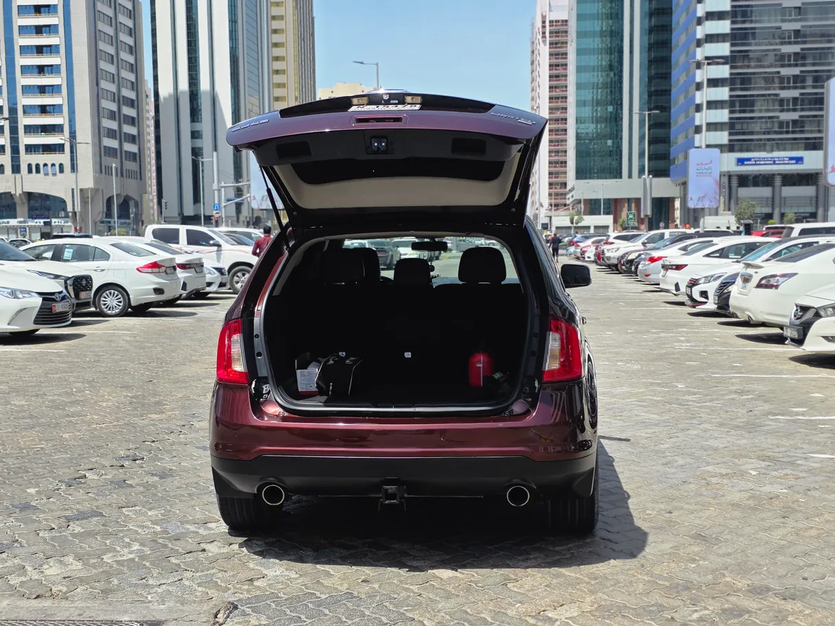 Car image 8