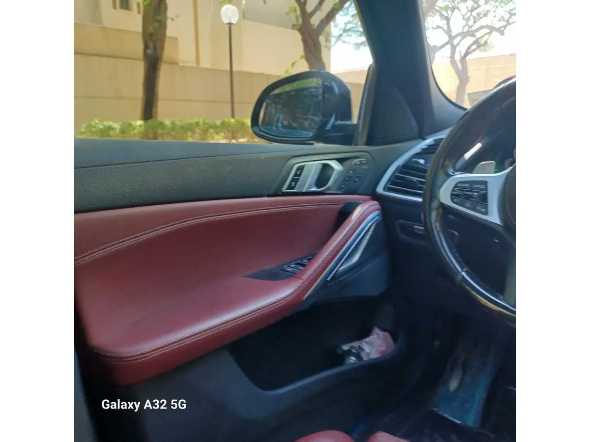 Car image 28