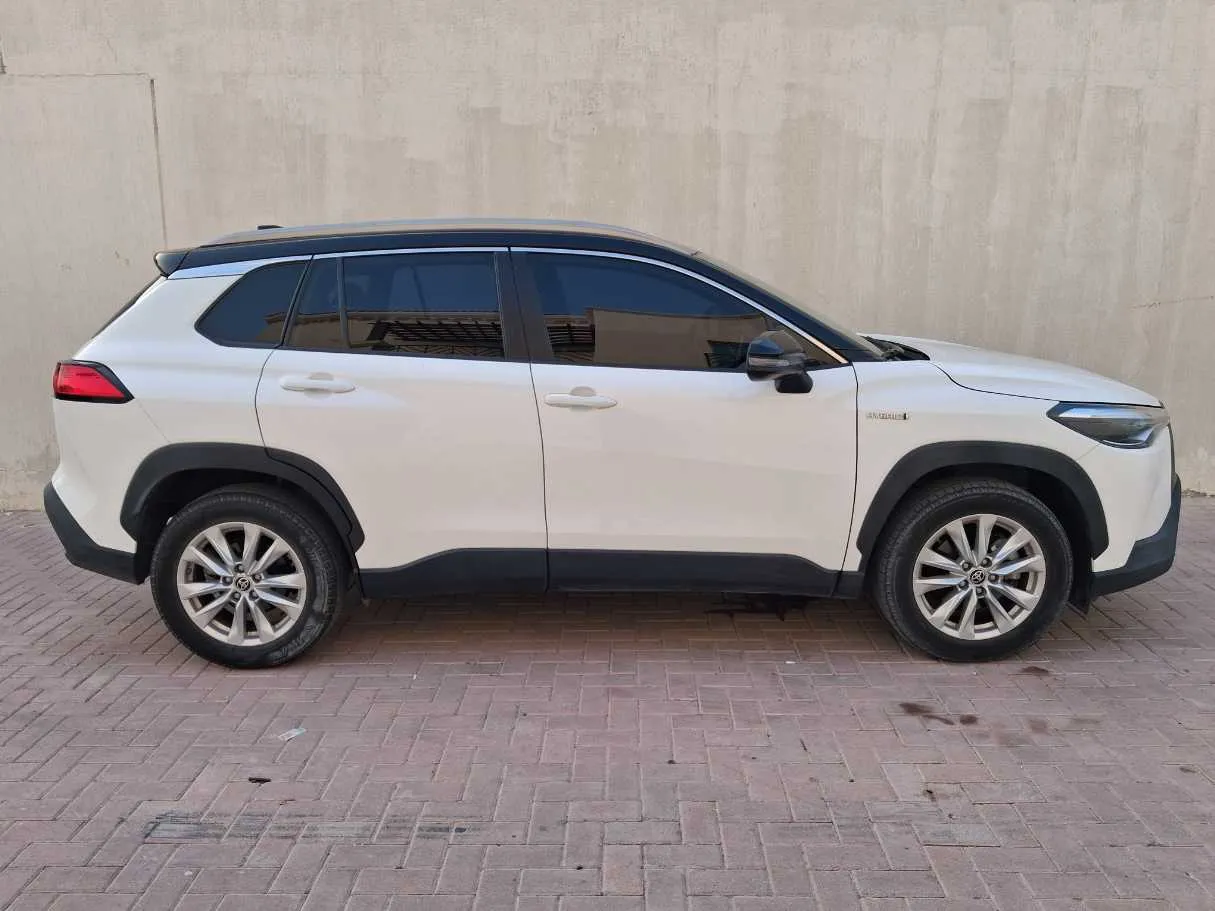 Car image 8