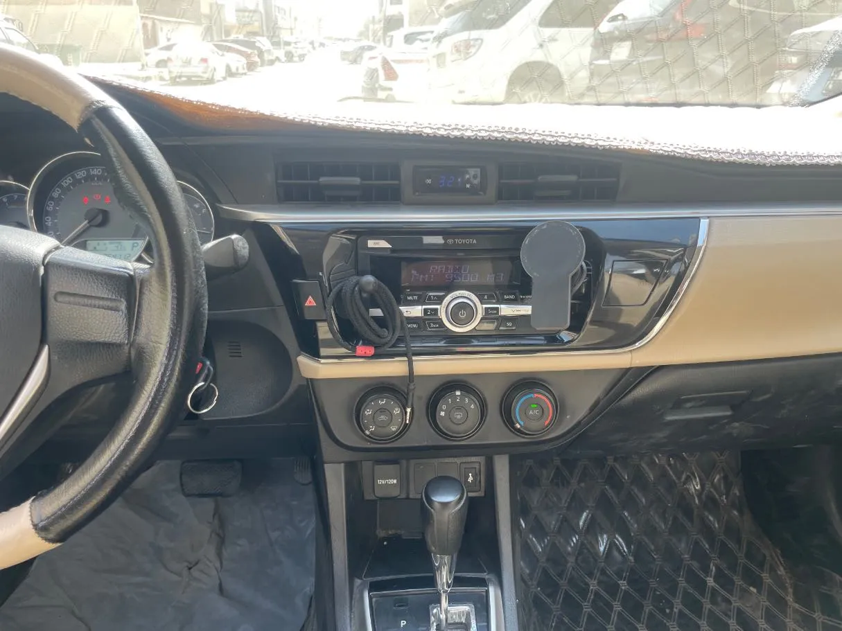Car image 18