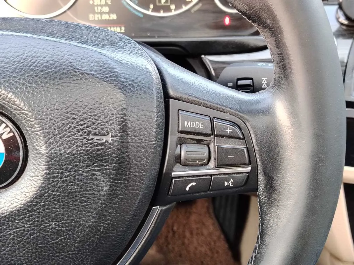Car image 29
