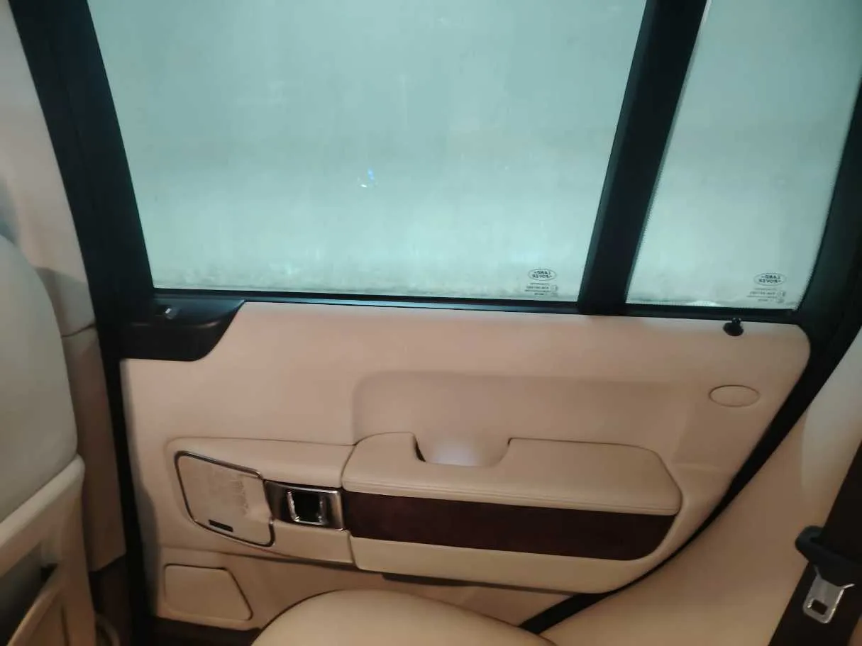 Car image 37