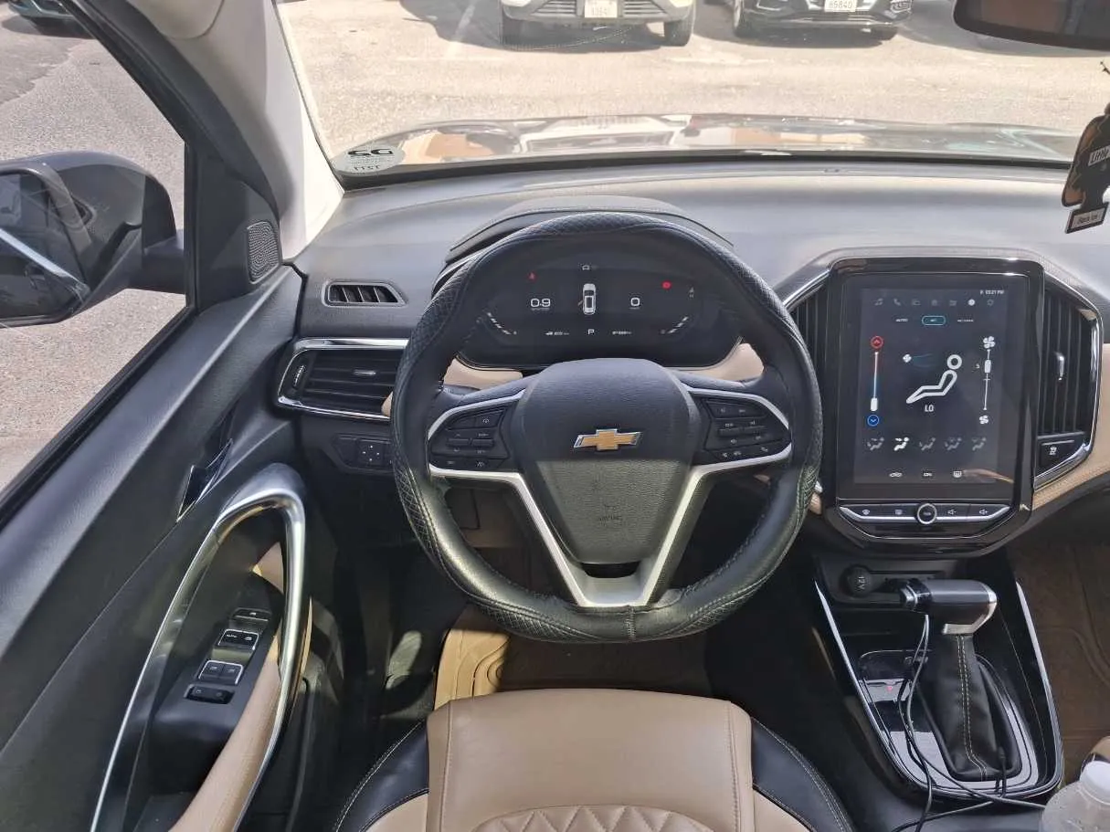 Car image 15