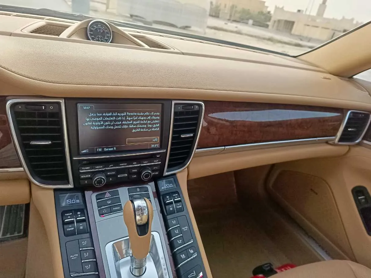Car image 27