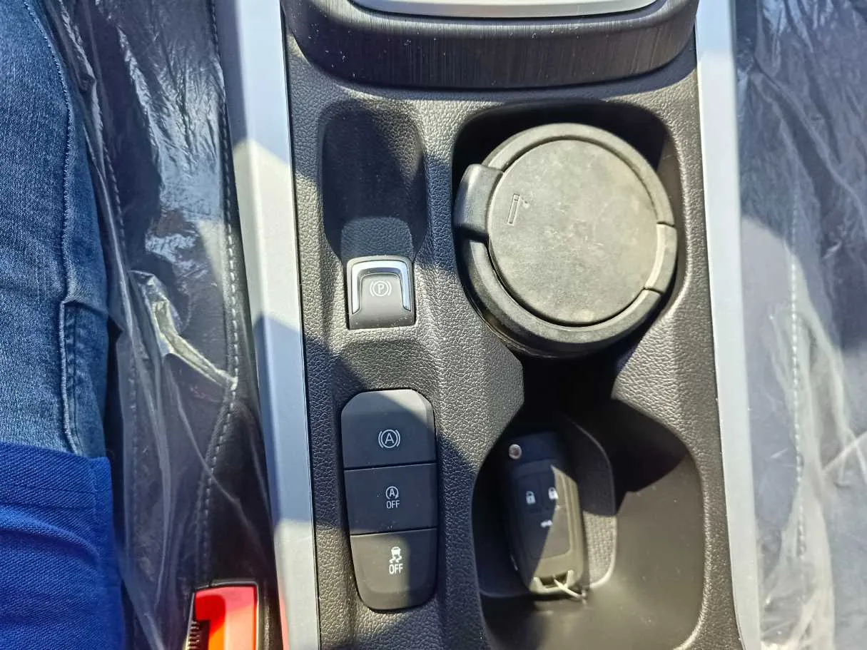 Car image 21