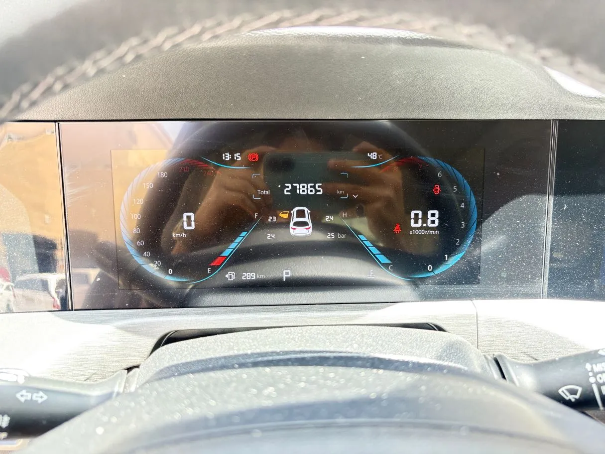 Car image 24