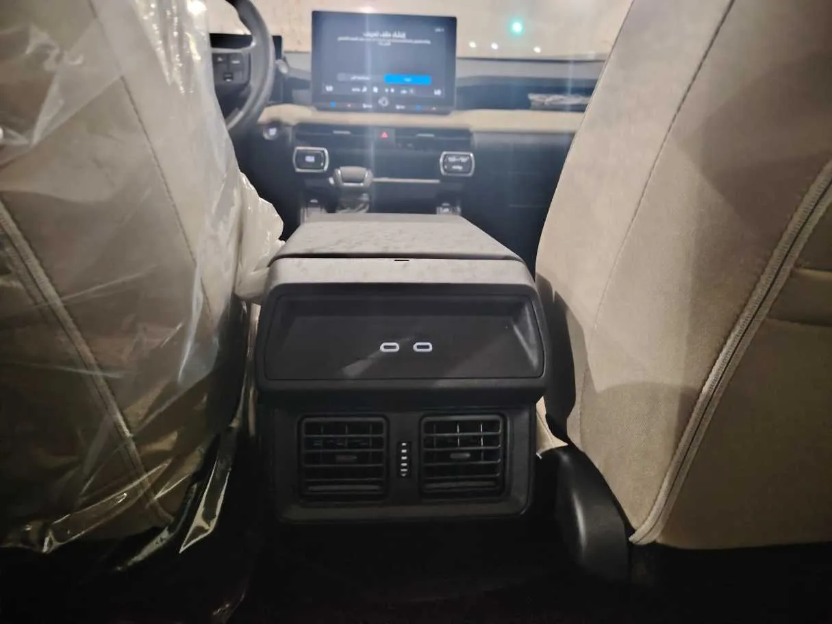 Car image 27
