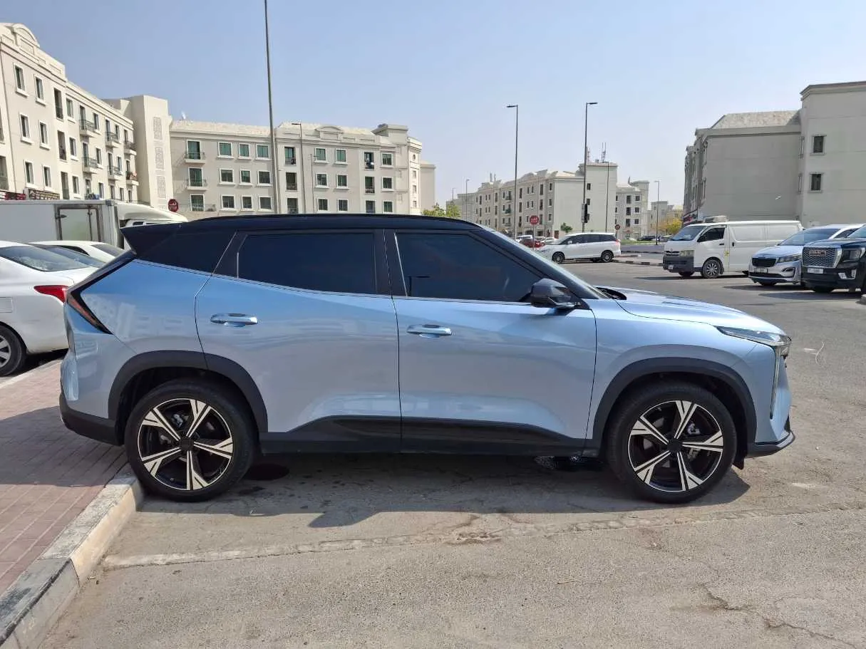 Car image 8