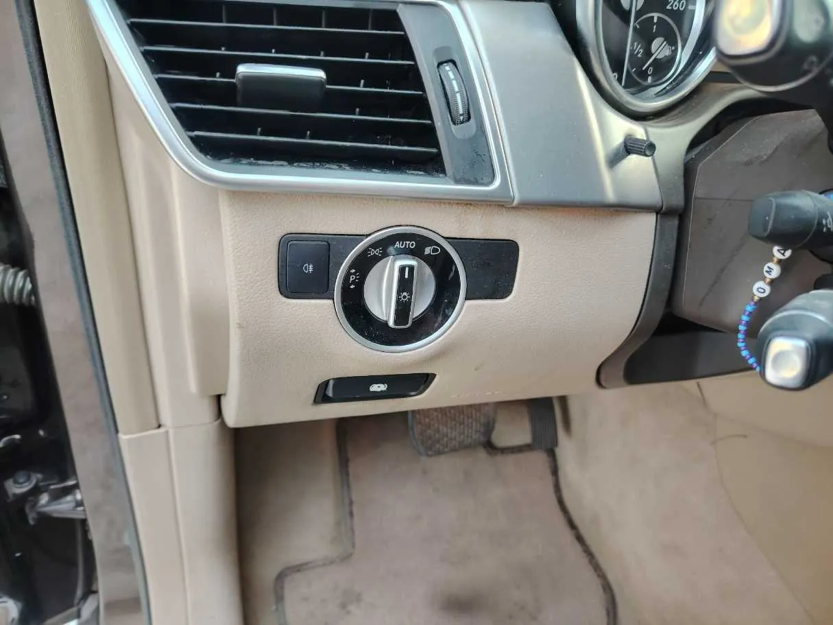 Car image 42