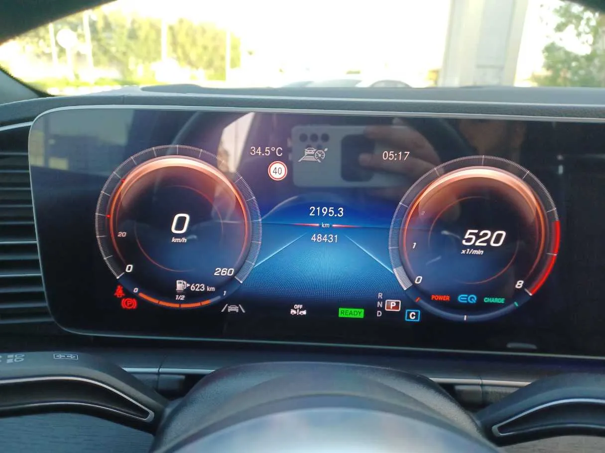 Car image 17