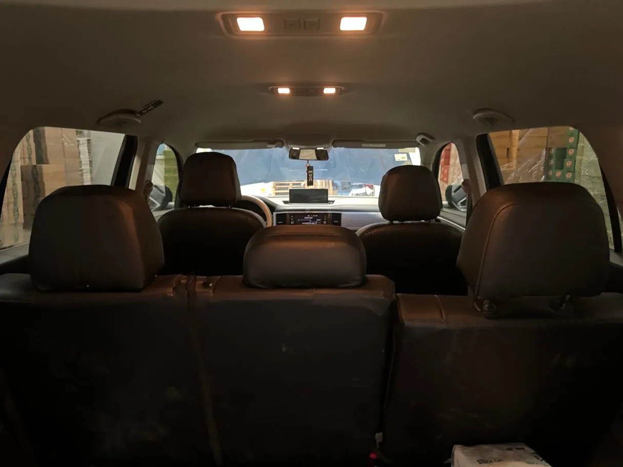Car image 24