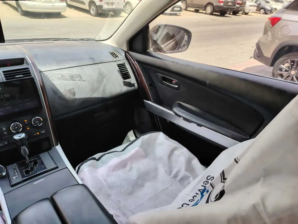 Car image 16