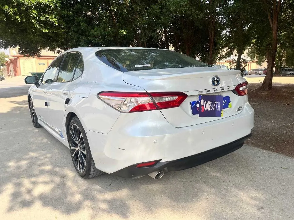 Car image 7
