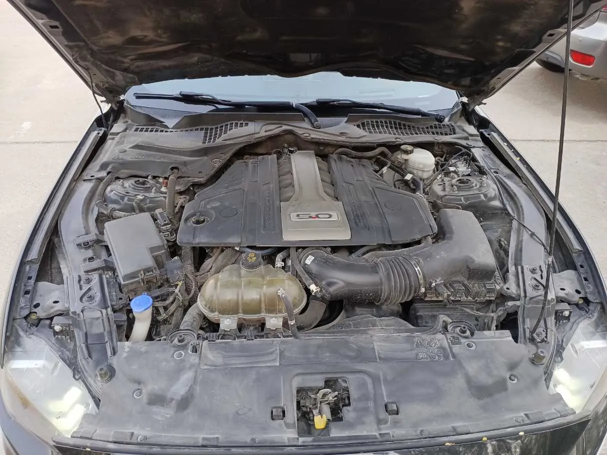 Car image 26