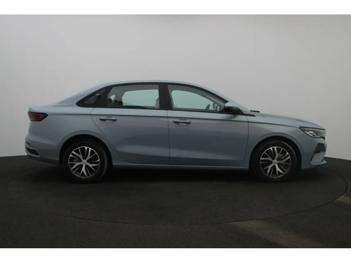 Car image 13