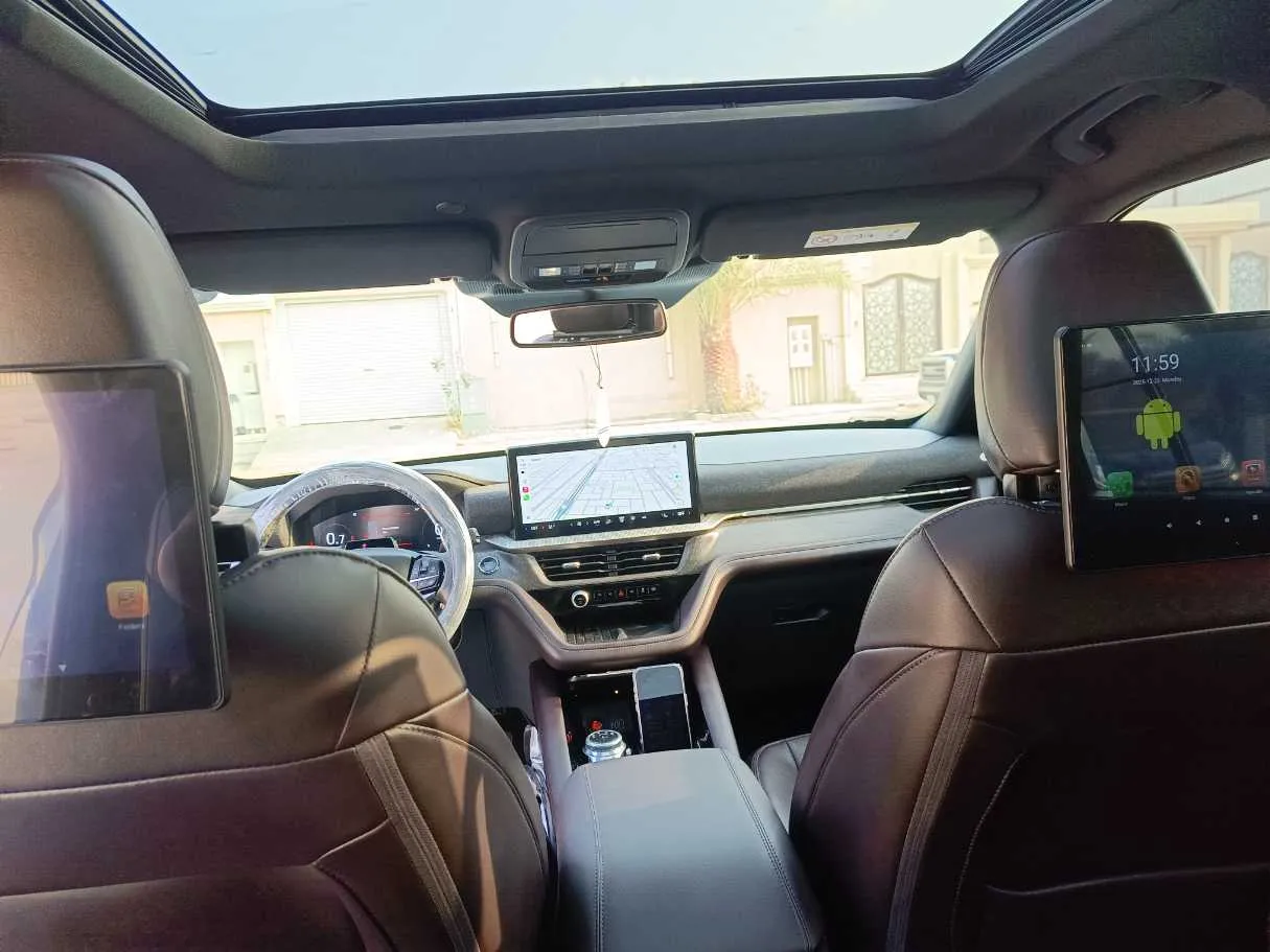 Car image 23