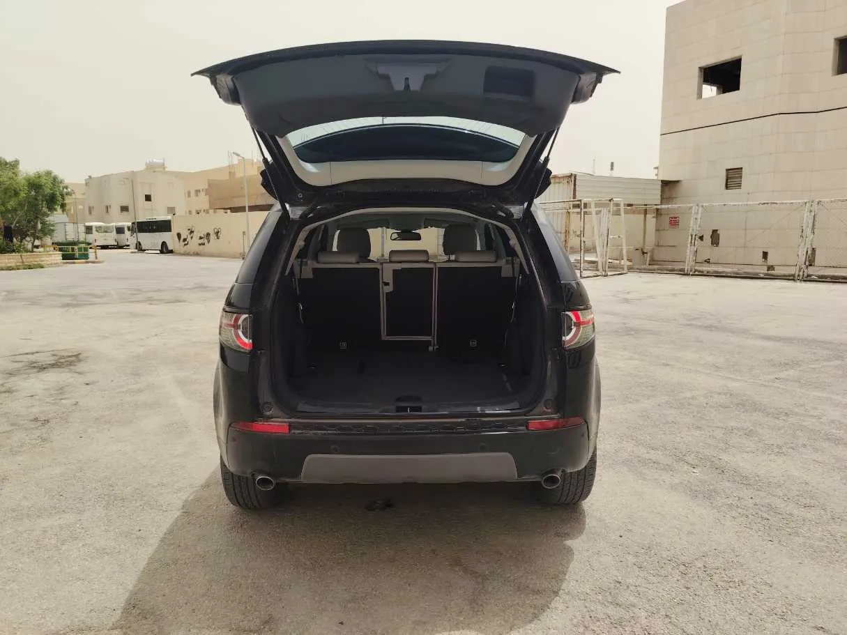 Car image 25
