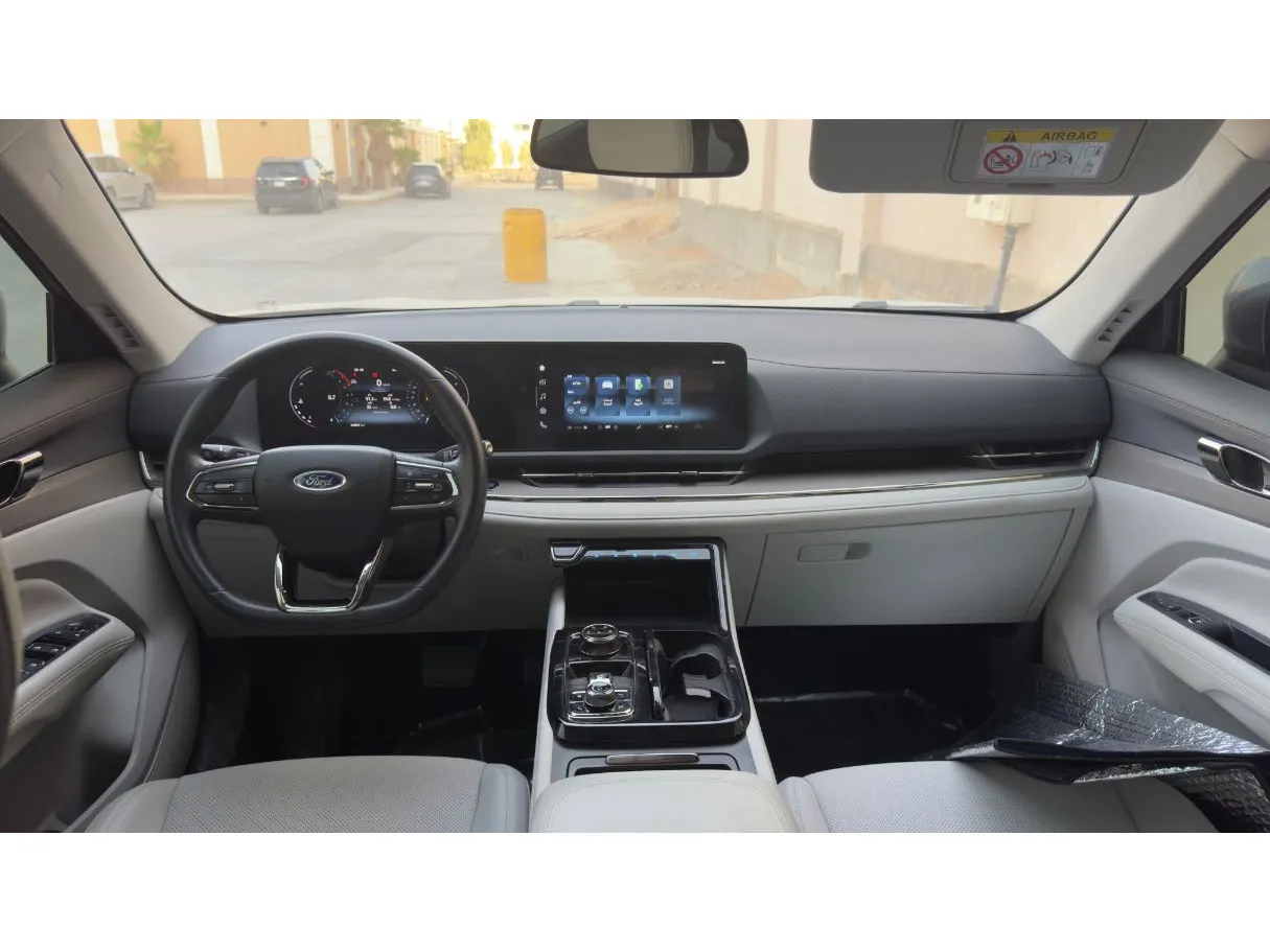 Car image 16