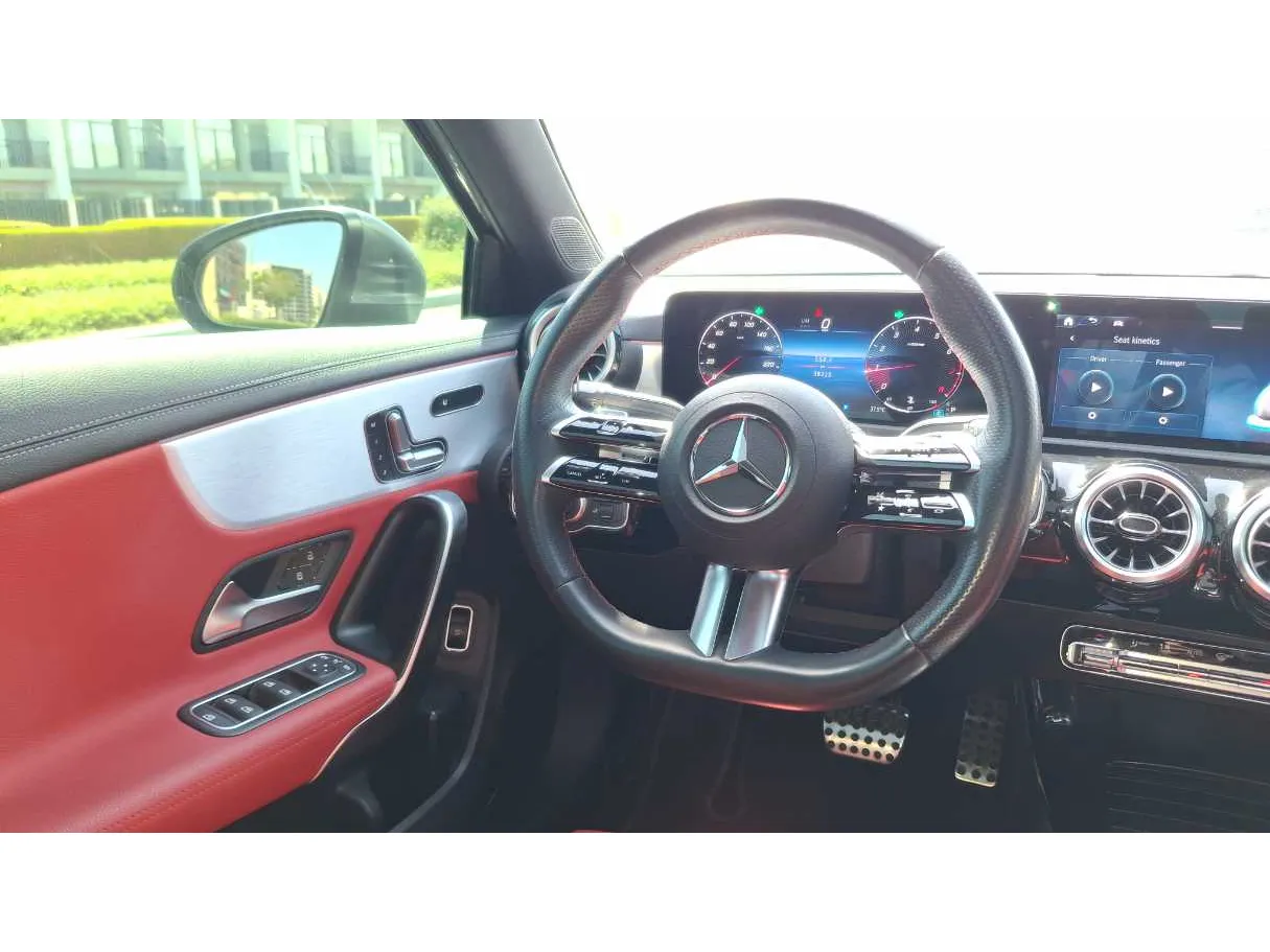 Car image 13