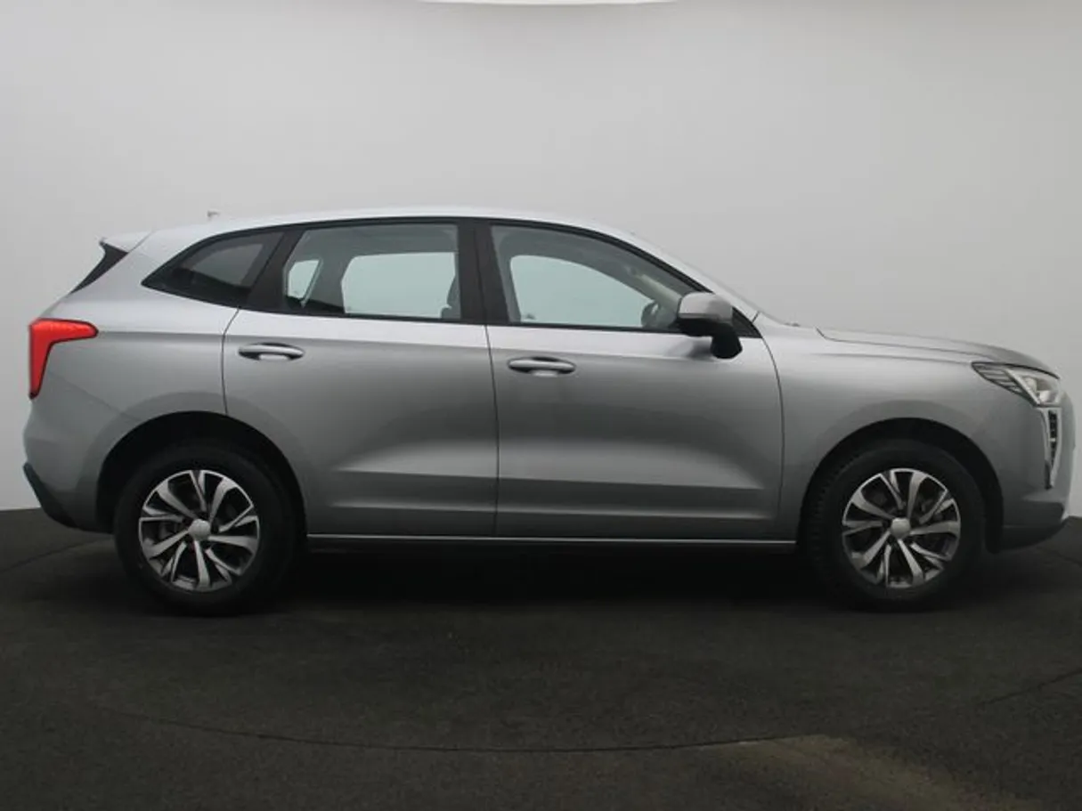 Car image 13