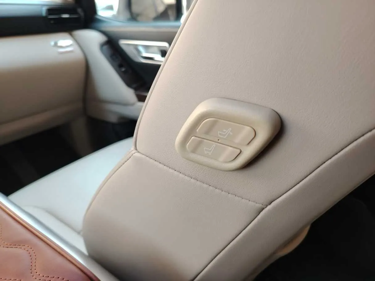 Car image 41