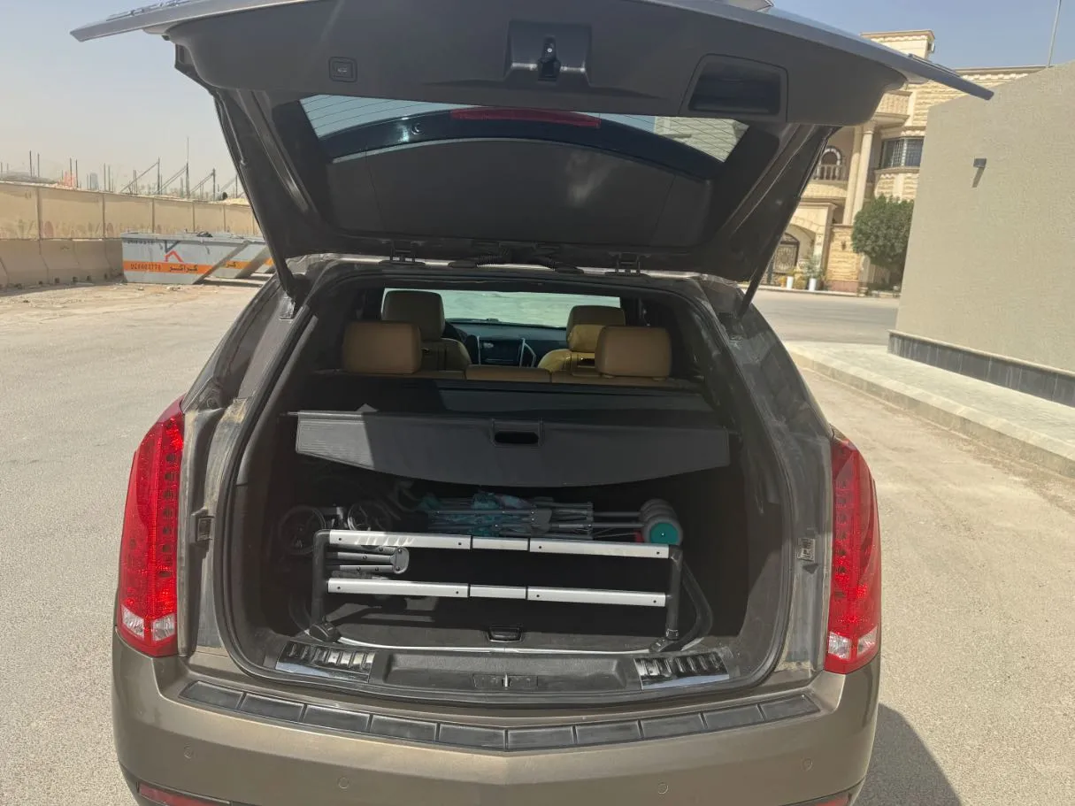 Car image 18