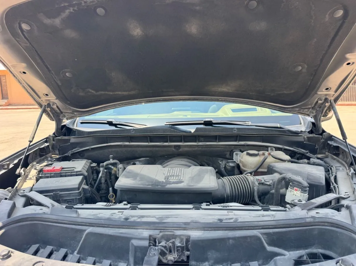 Car image 25