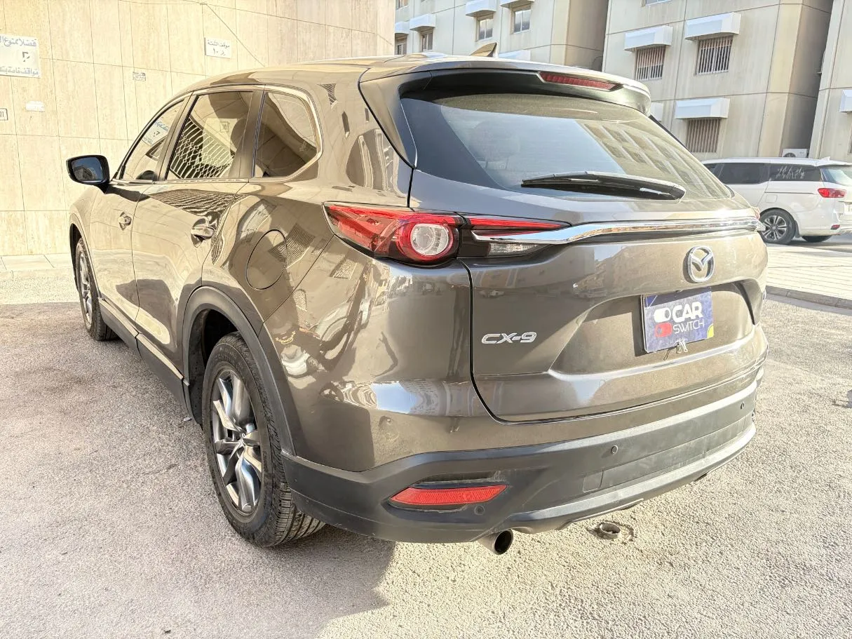 Car image 7