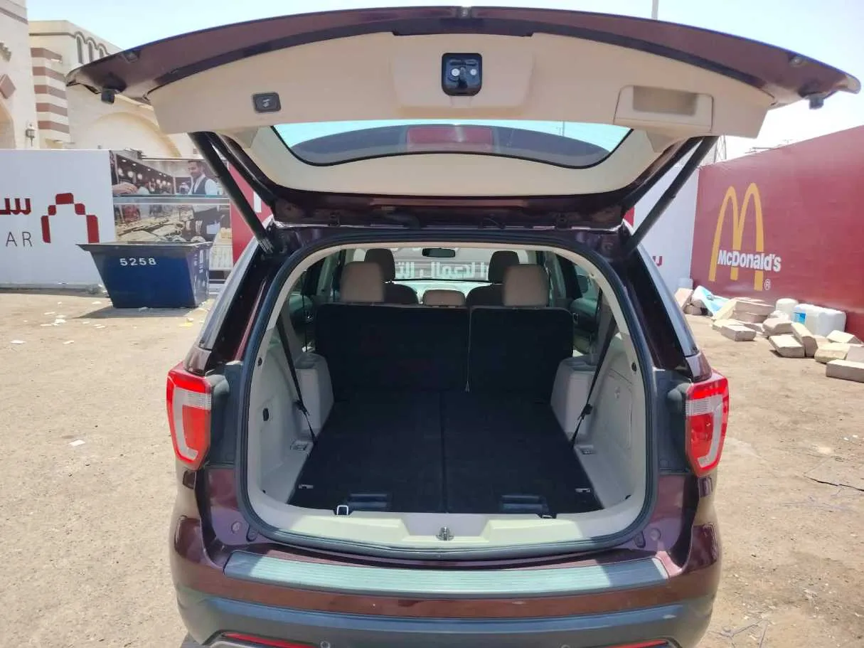 Car image 29