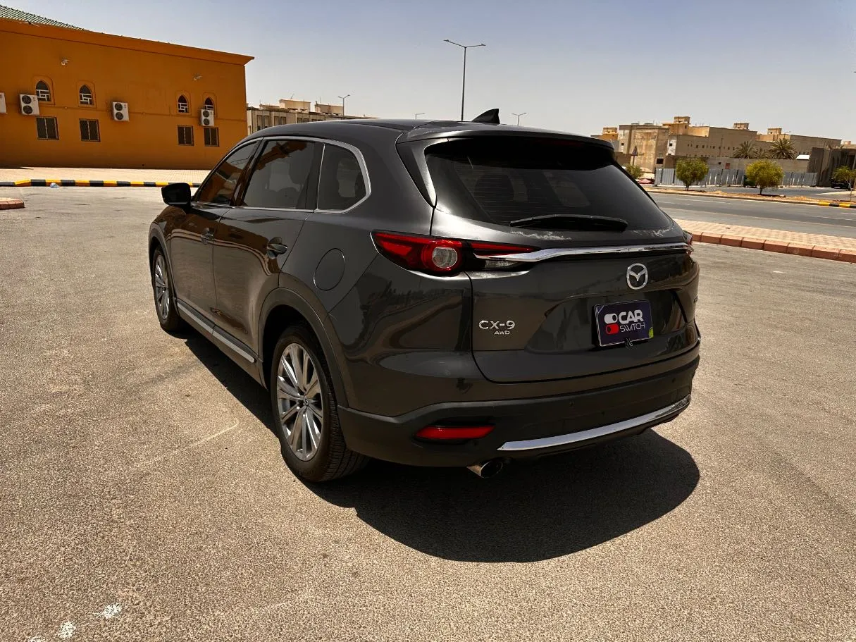 Car image 7