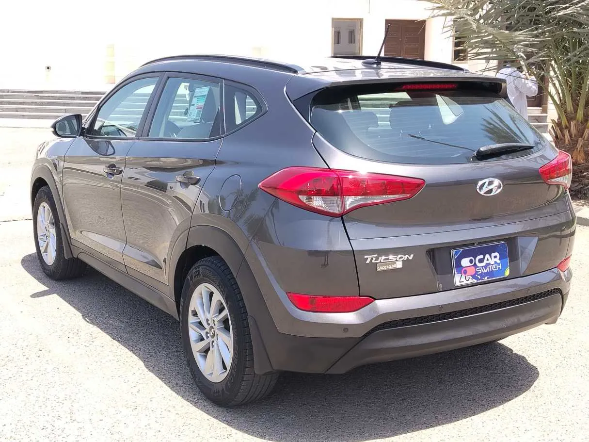Car image 8