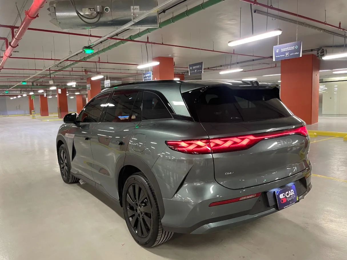 Car image 7
