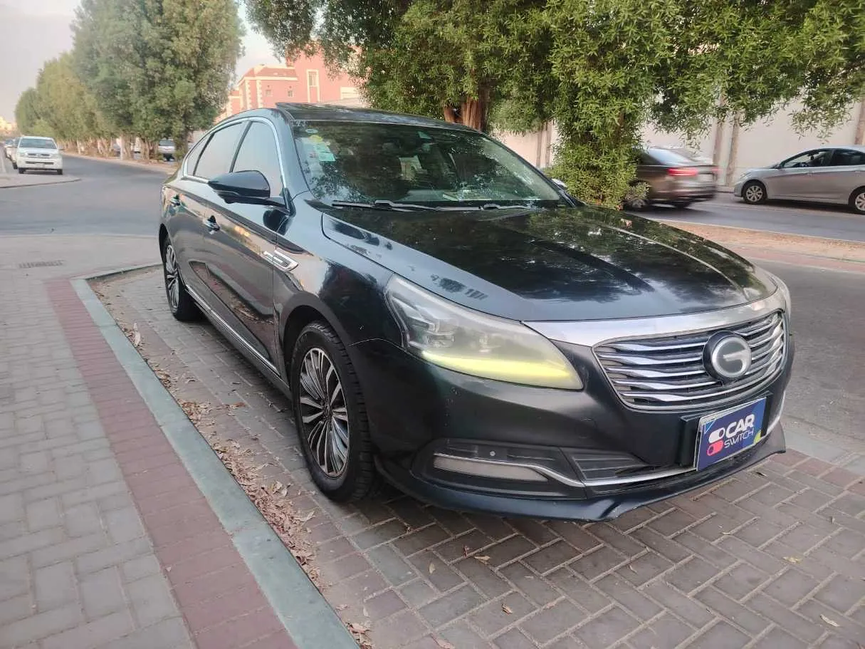 Car image 3