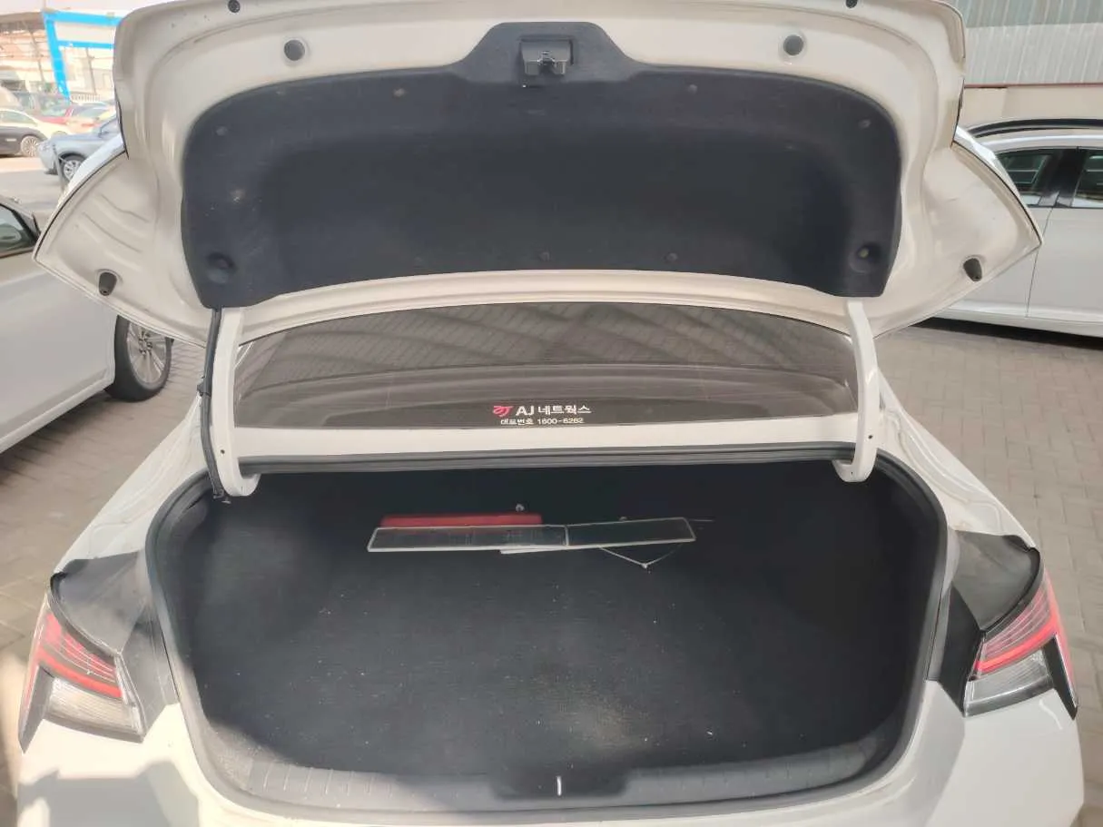 Car image 22