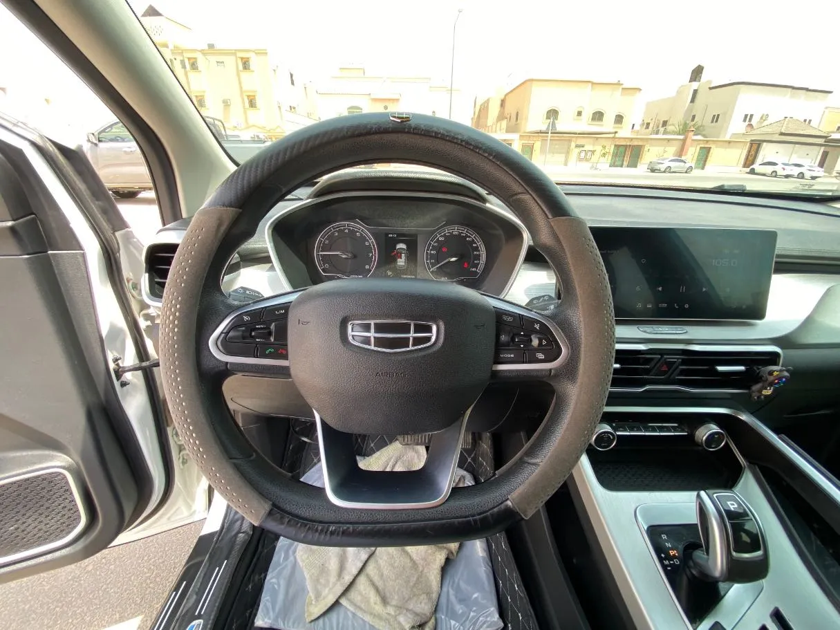 Car image 17
