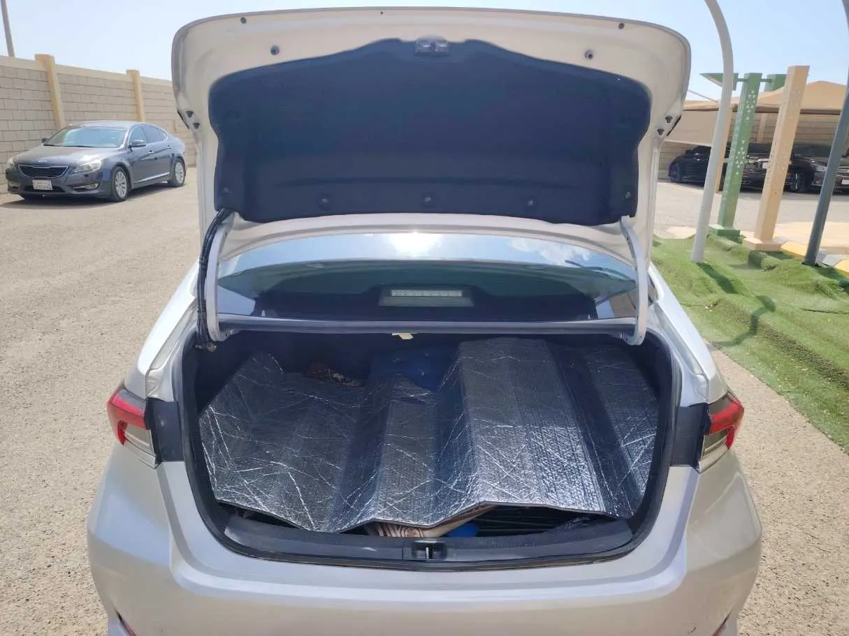 Car image 25