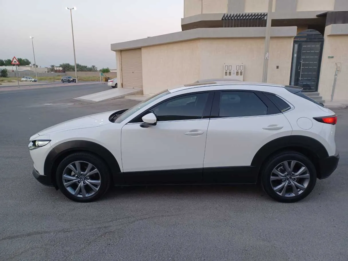 Car image 8