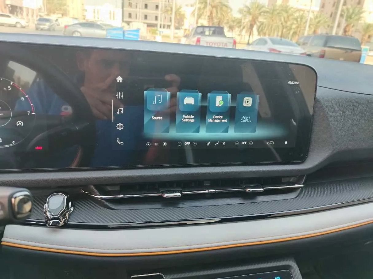 Car image 25