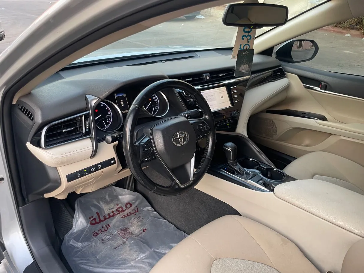 Car image 11