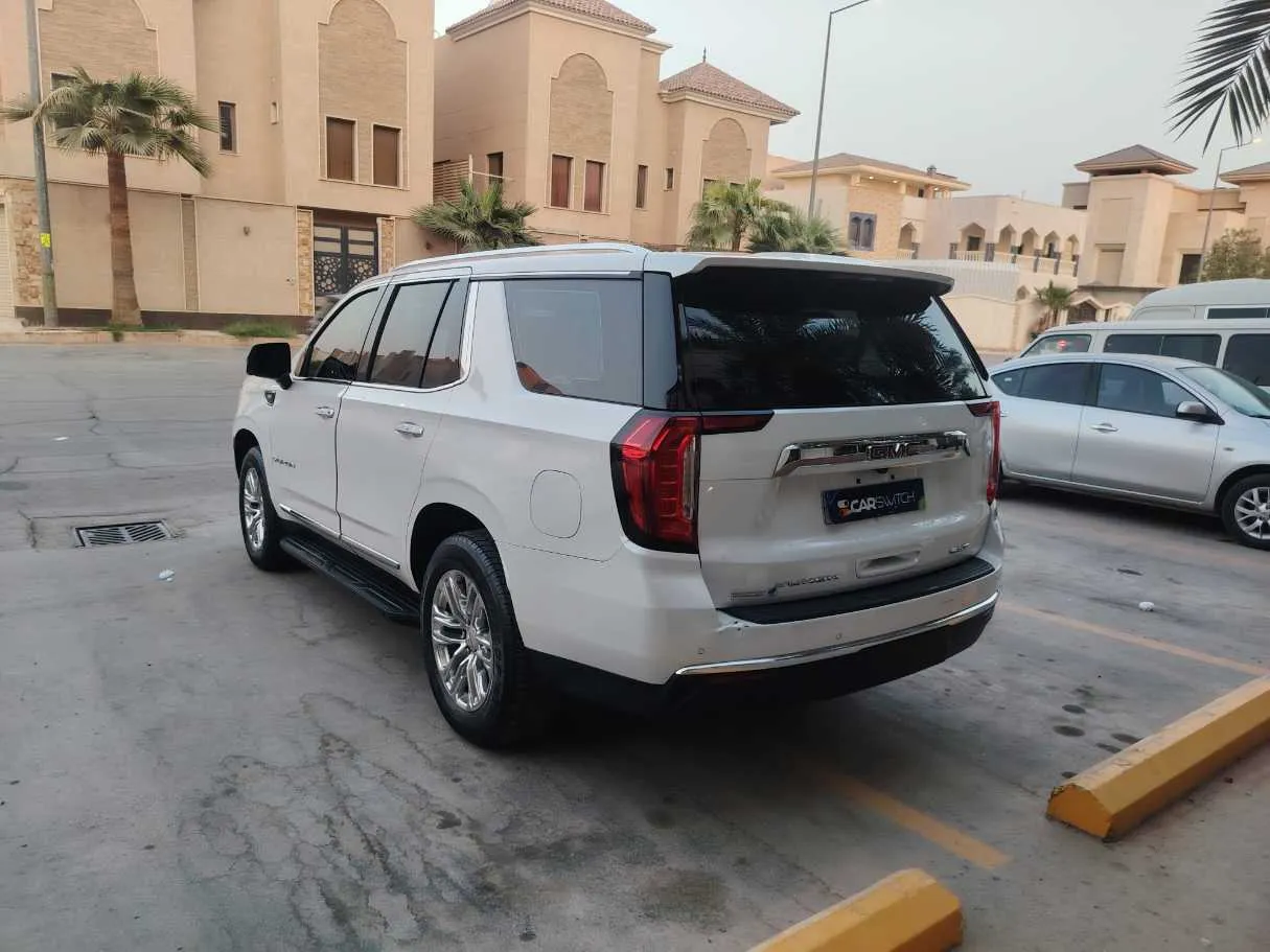 Car image 7