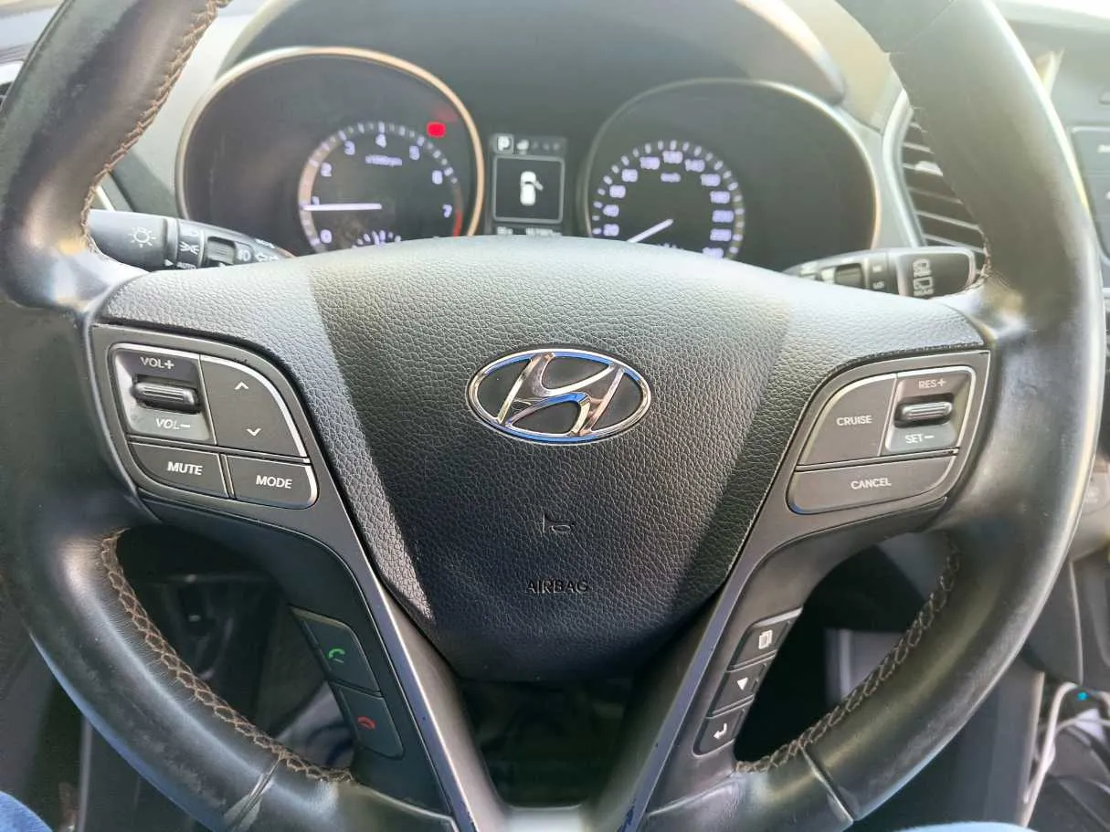 Car image 28