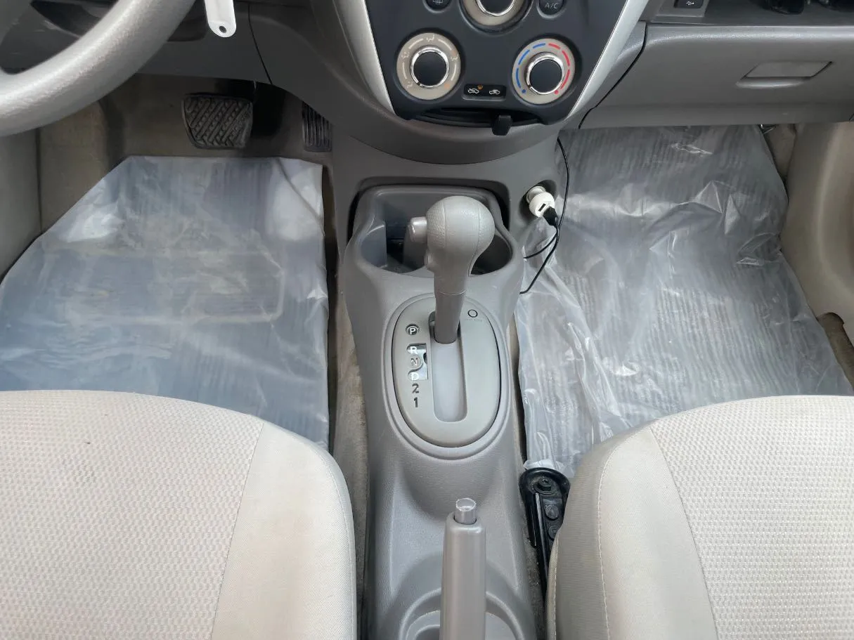 Car image 18
