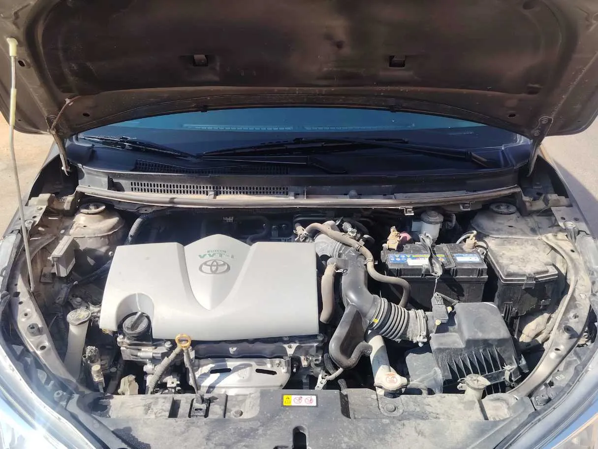 Car image 25
