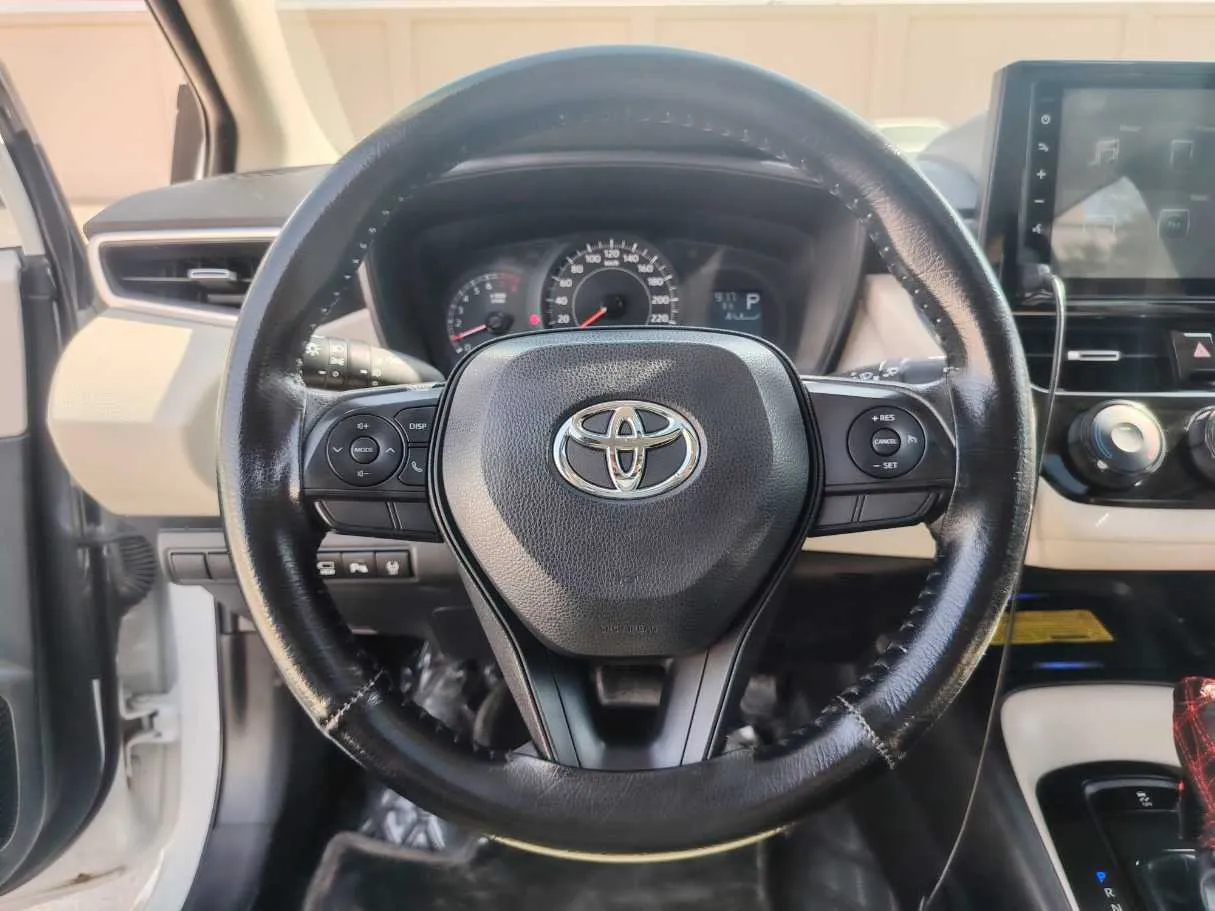 Car image 26
