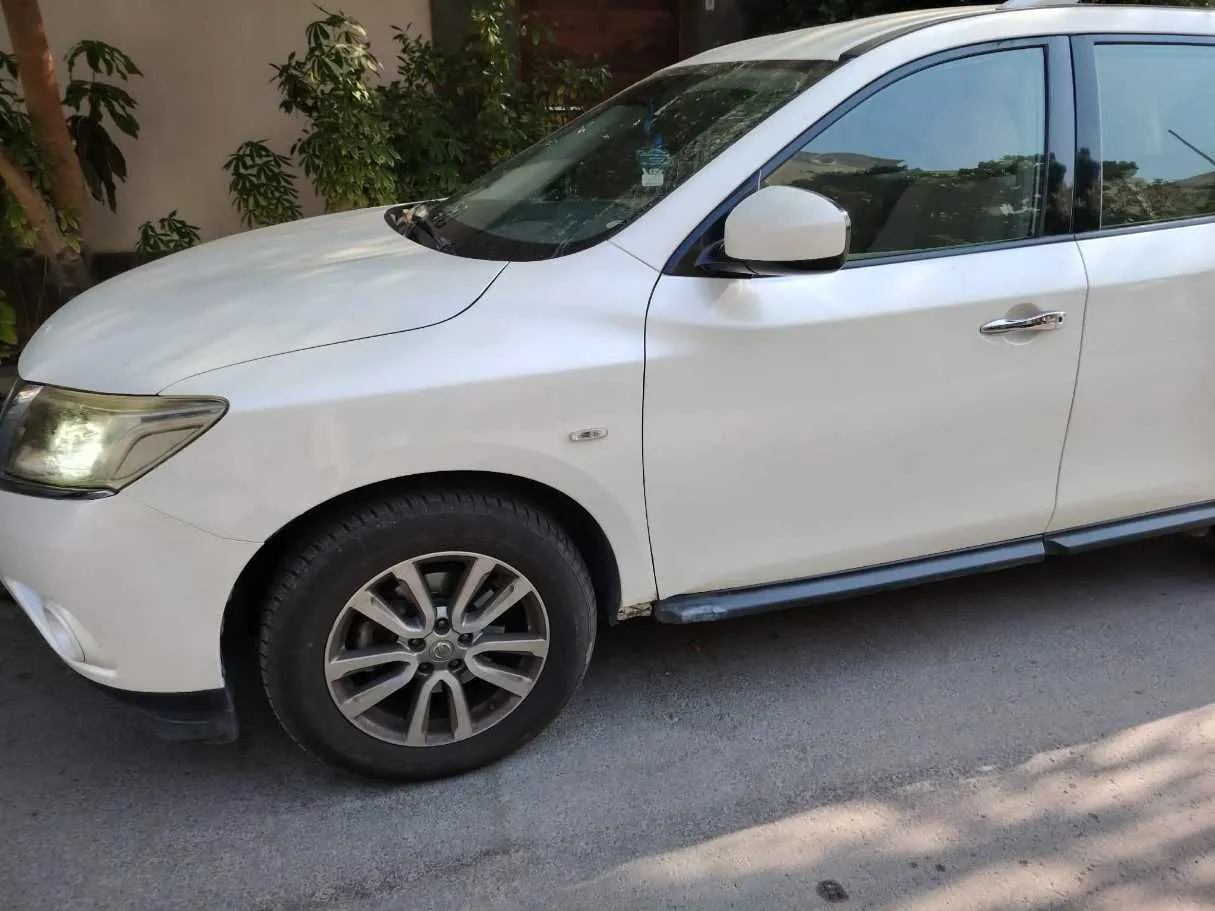 Car image 9