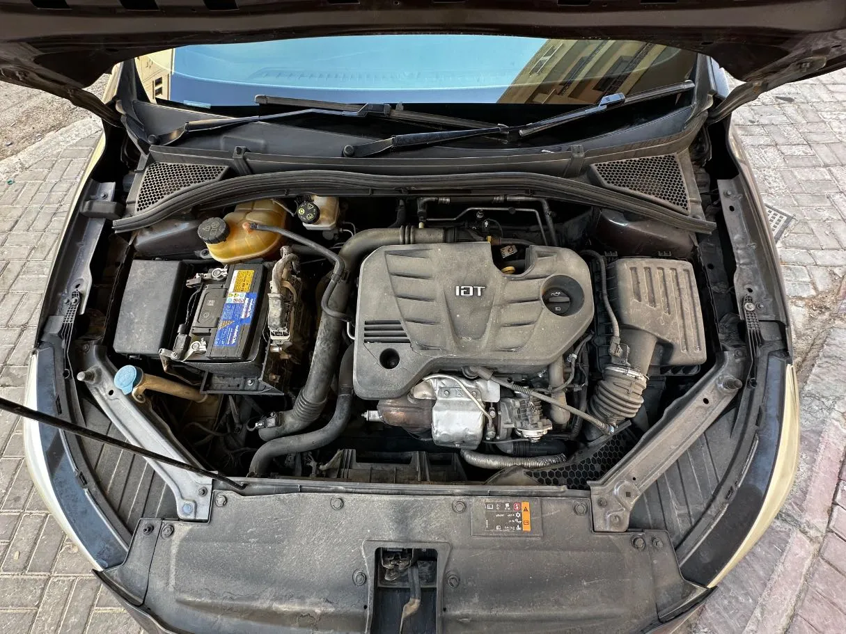 Car image 27