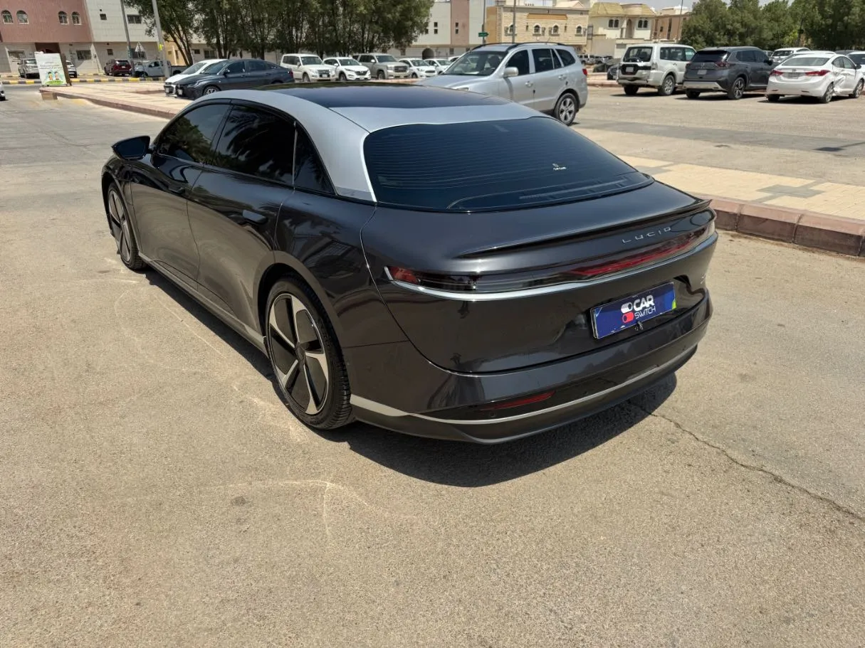 Car image 7